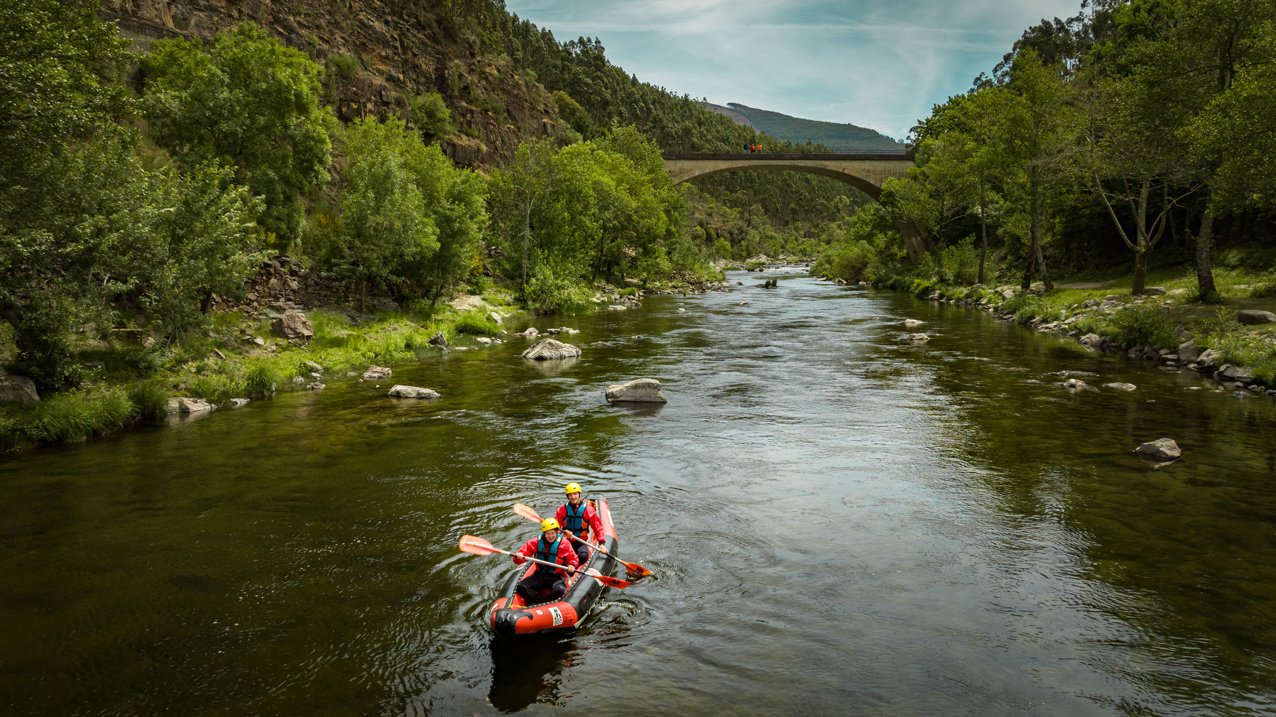 Cano-rafting