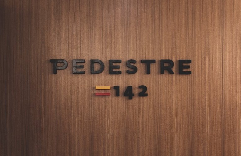 Pedestre 142